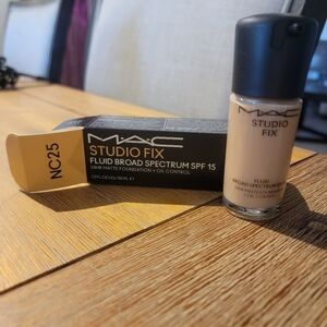 MAC Cosmetics Studio Fix Fluid Foundation NC25